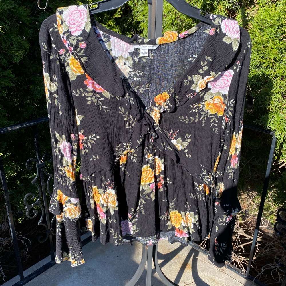 American Eagle flower flare top